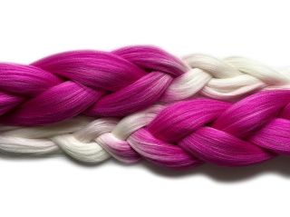 Kráásný nový odstín krátkého - “dětského” kanekalonu Miss Rola 🥰🌈 Délka je vhodná pro dětské copánky. Na dva boxerské...