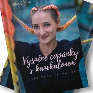 Milé maminky, jak učešete vaše princezny na první školní den? 👧🎓 Pokud ještě nevíte, můžete se inspirovat knihou Vysněné...